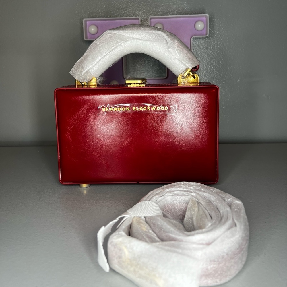 Brandon Blackwood Slim Trunk in Red Oiled Leather with Brass Gold Hardware - Picture 10 of 17